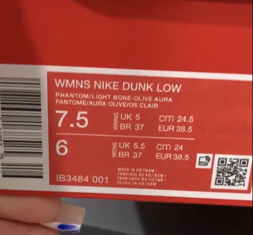 Nike  Dunk  Low