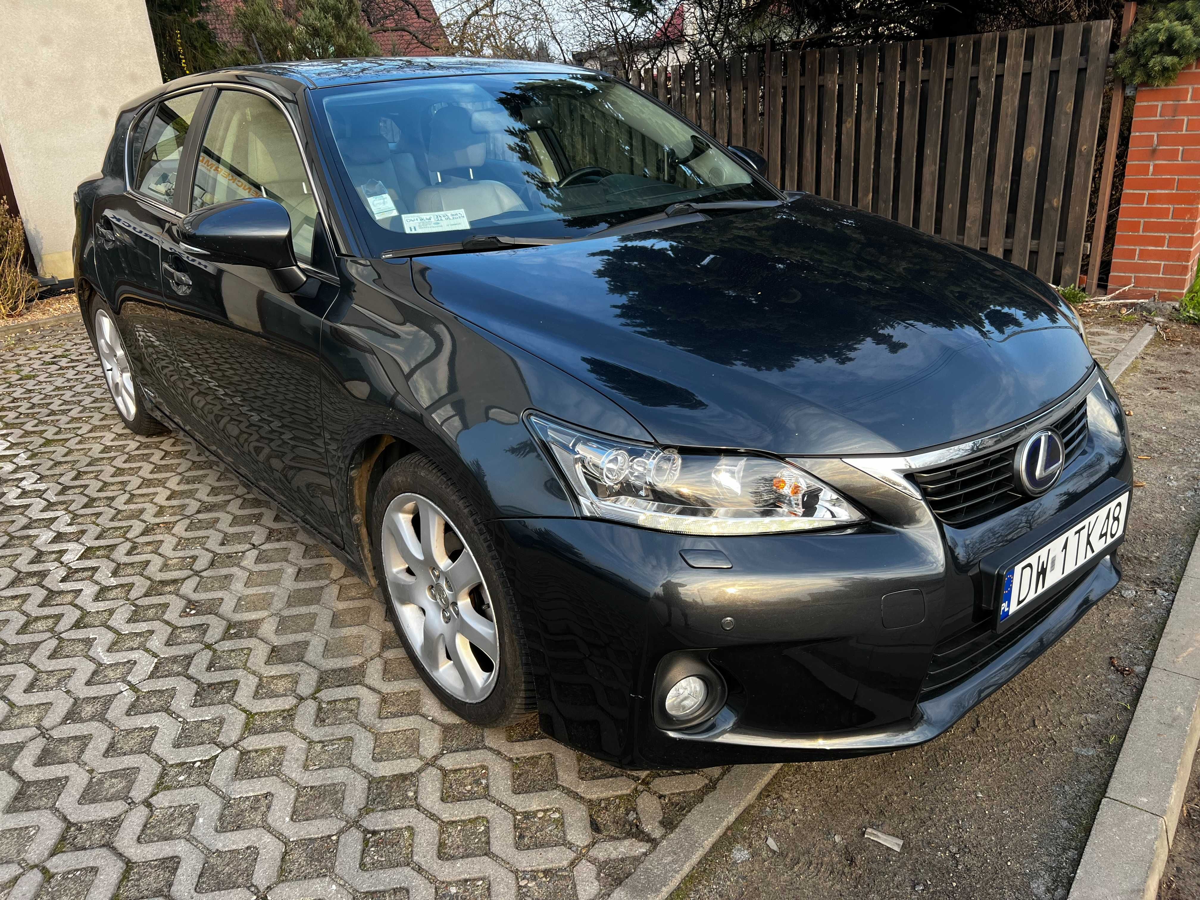 Lexus CT 25000km Navi, pdc, keyless, Mark Levinson, Alu 17"