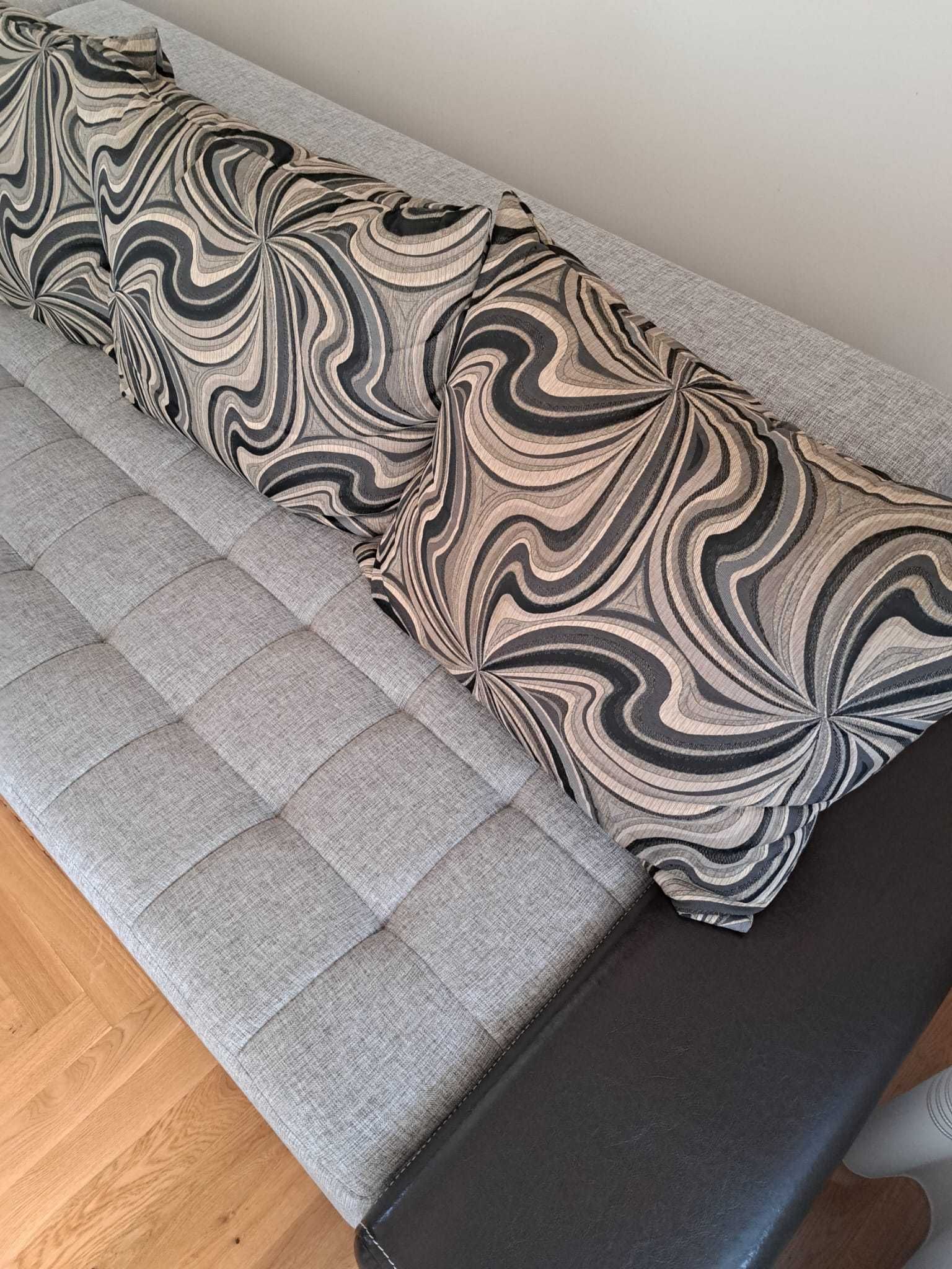 Narożnik do salonu bez funkcji spania + pufa