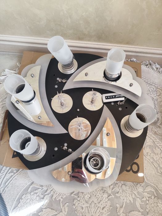 Люстра на 6  ламп