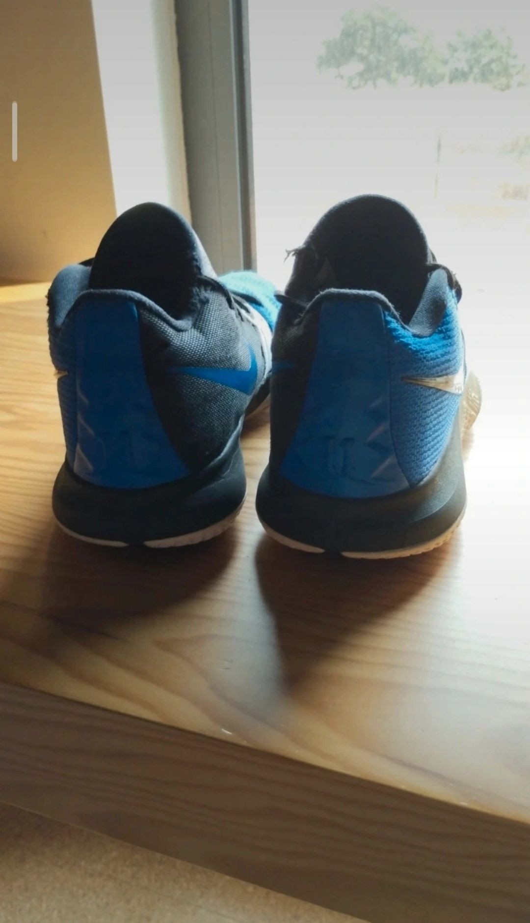 Nike Kyrie Flytrap Royal Blue + cleaning products
