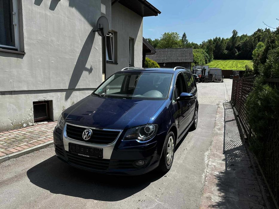 Vw Turan 2,0 tdi do naprawy blacharsko lakierniczej świeżo sprowadzony