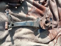 Кулак поворотний цапфа перед лівий Audi A4 B5 VW Passat B5 8D0407257T