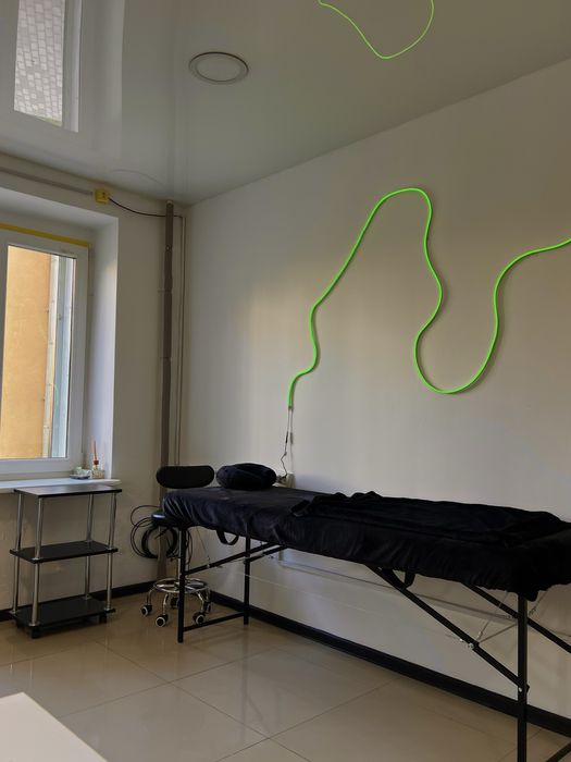 Продаж кушетки набором