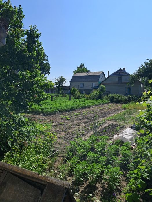 Продаж великого будинку