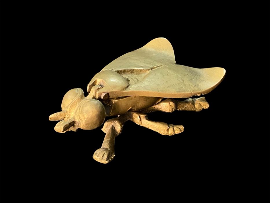 Mosiężna mucha owad popielnica puzderko mosiądz figurka