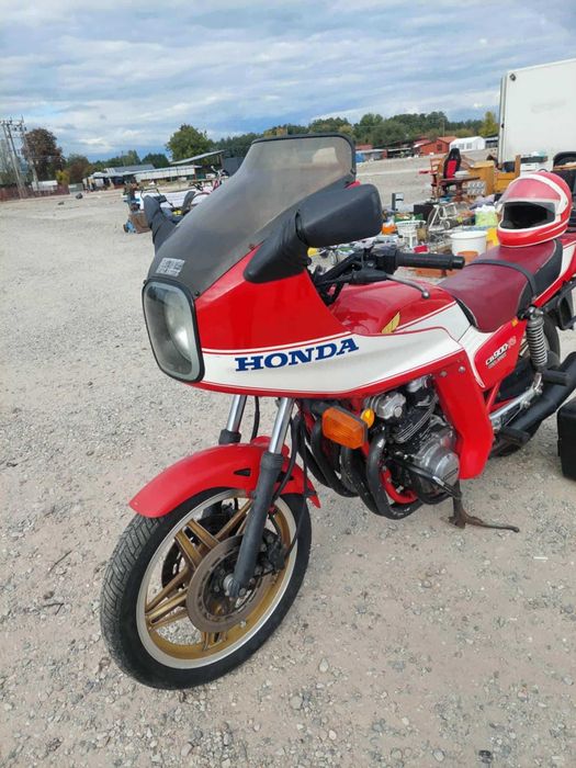 Motocykl Honda CB 900 F2