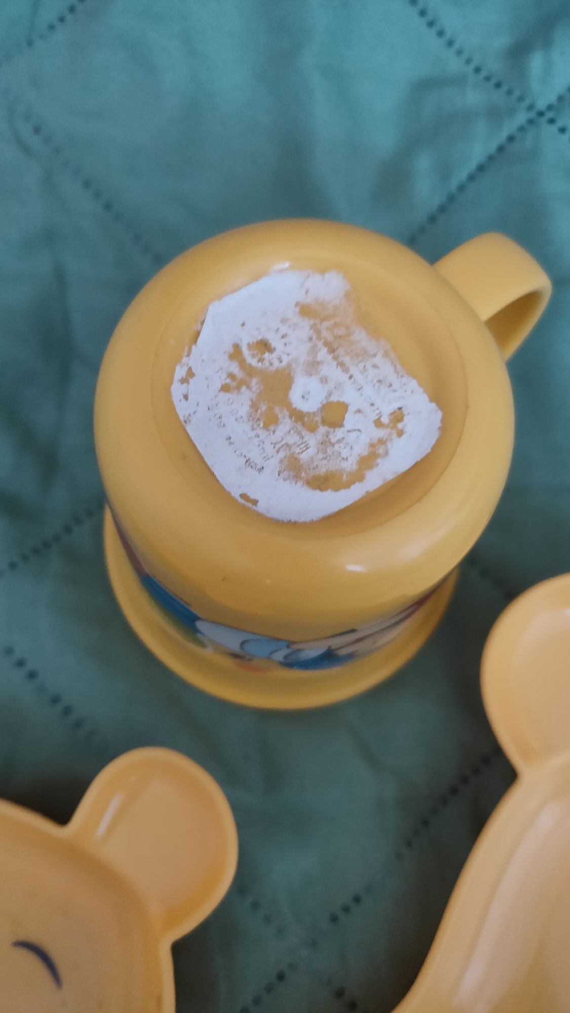 Plastikowy zestaw Kubuś Puchatek talerz miska kubek