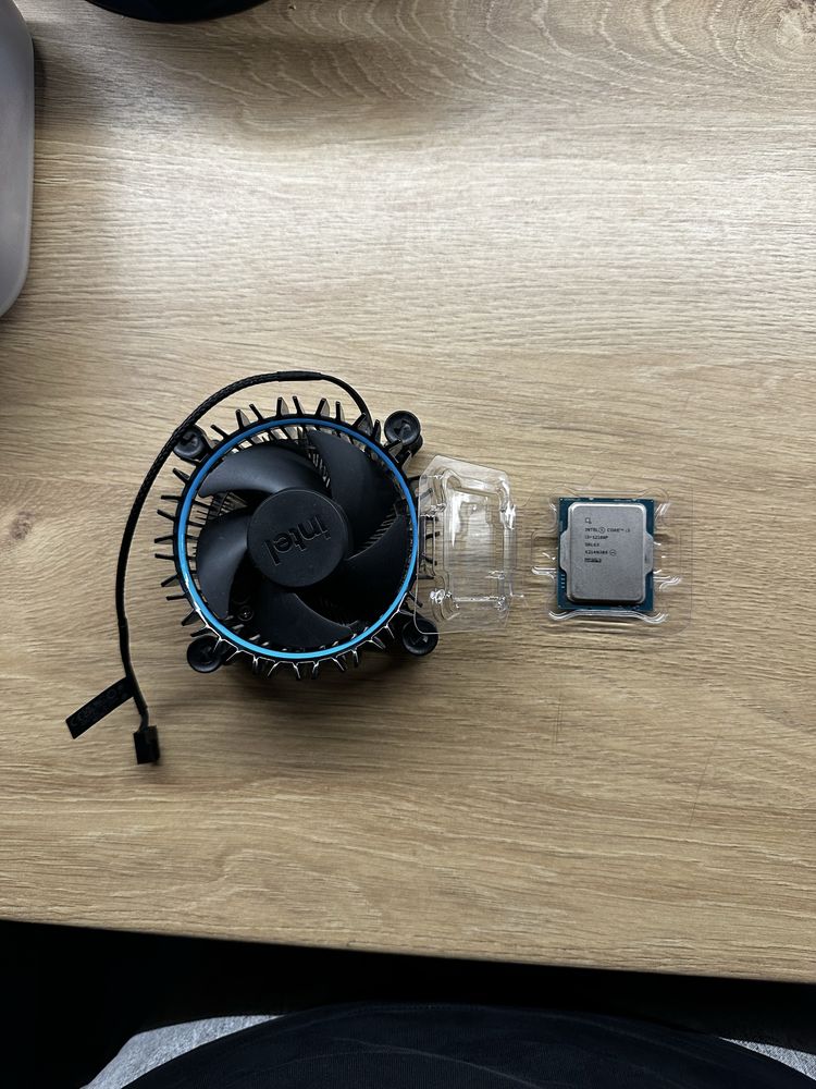 Intel Core i3 12100F socket 1700
