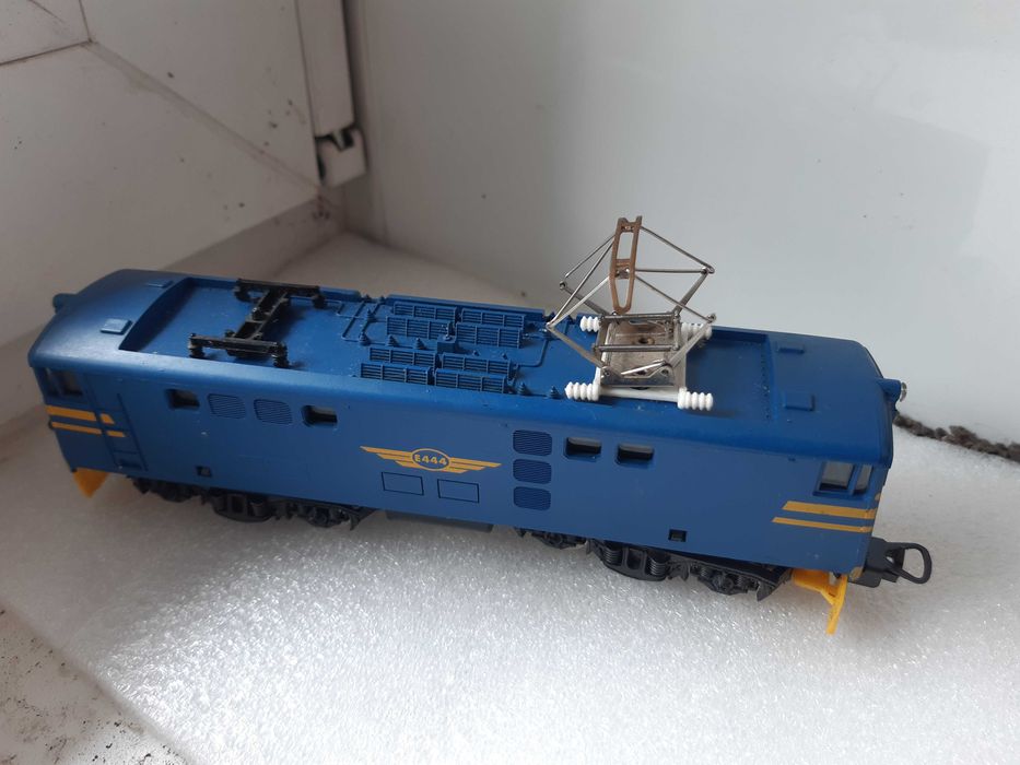 локомотив 1:87 lima 4 оси стендовый.