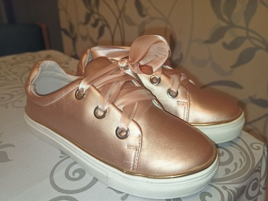 Кеди мокасини кросівки