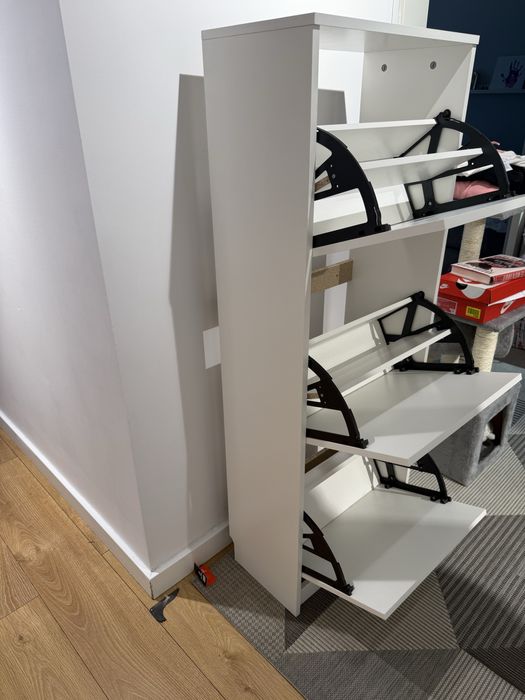 Szafka na buty z przegrodami