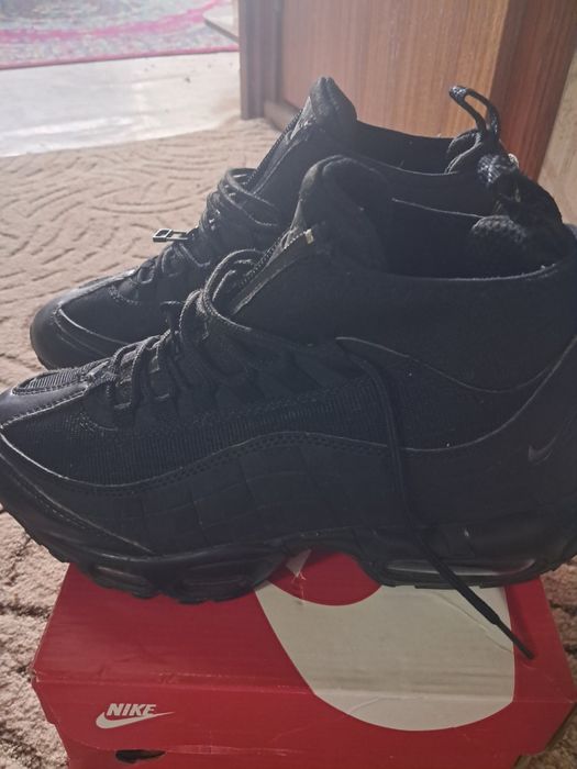 Ботінки  осінь зима  NIKE