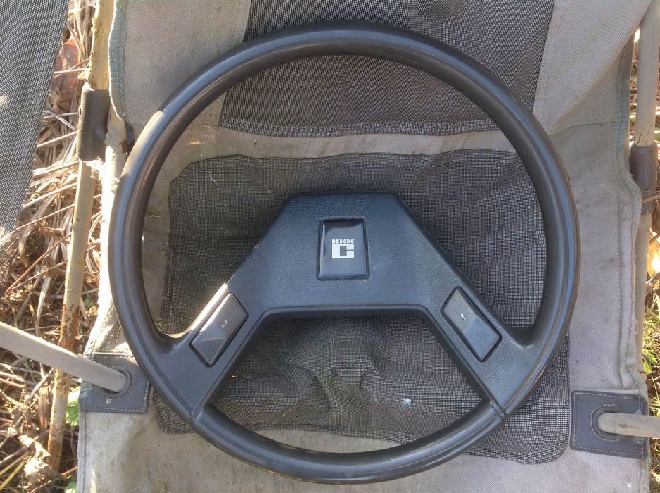 Рулевое колесо Toyota Corolla E80