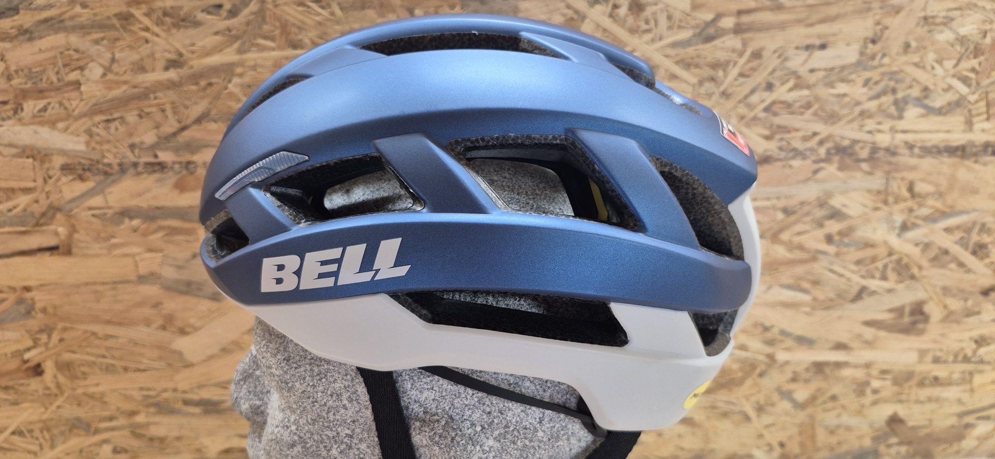 Kask Bell Falcon XR Mips. Rozmiar S .