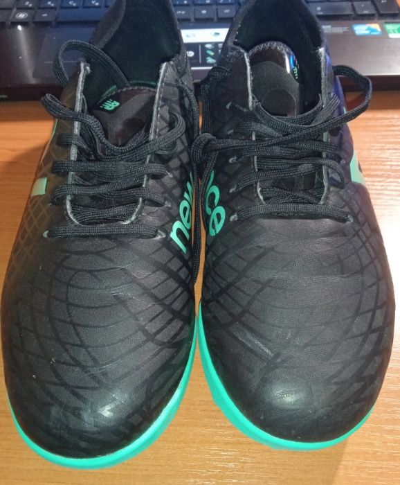 Футбольные кроссовки NEW BALANCE,сороконожки