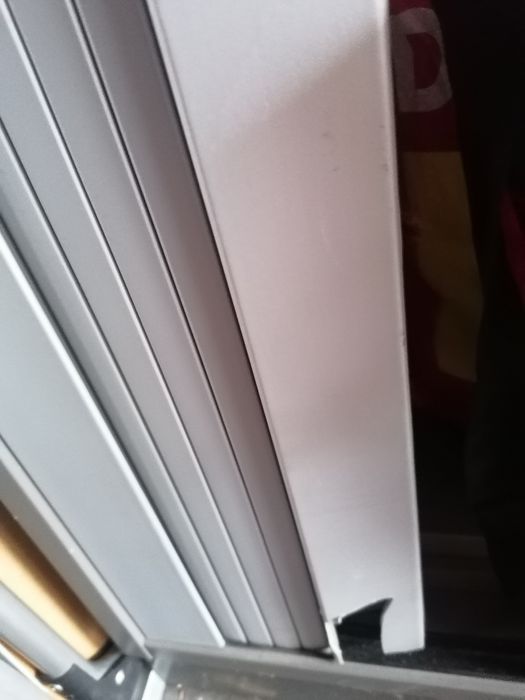 Jeden szafki biurowe