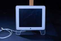 Apple Studio Display – Acrílico ADC (Imagem com Problemas de Cor)