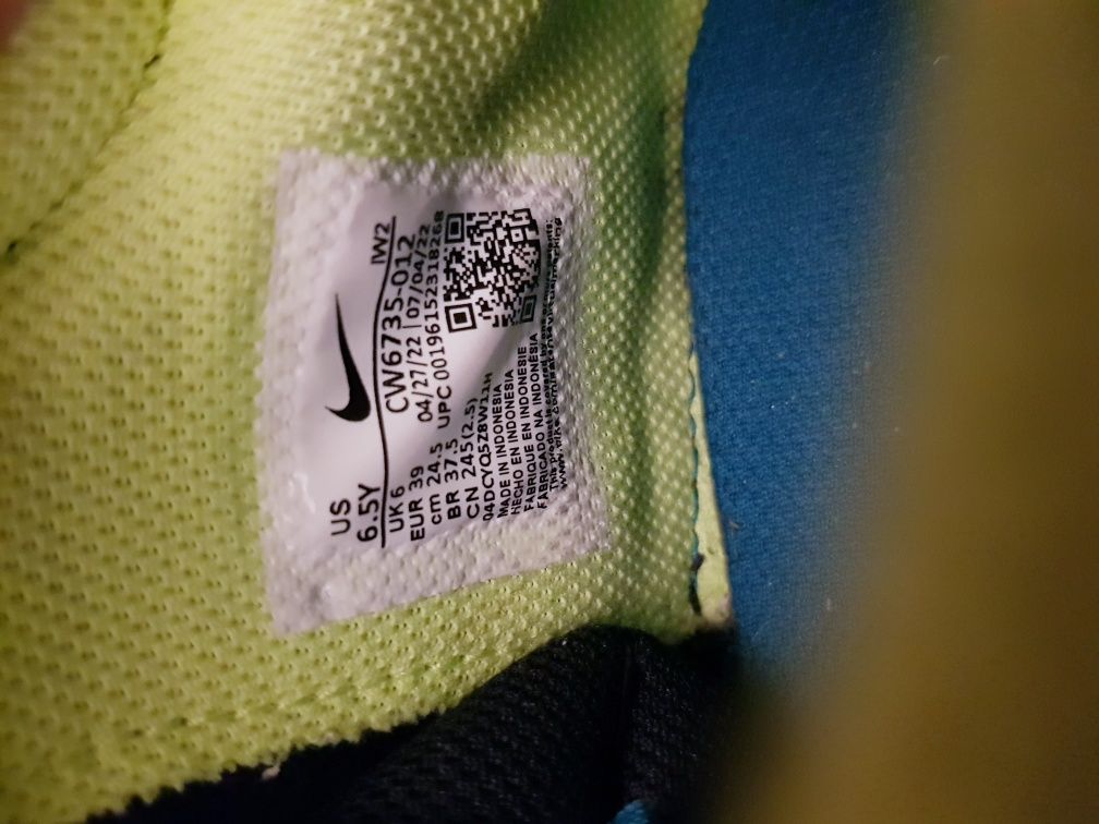 Nike Team Hustle oryginalne rozmiar 39
