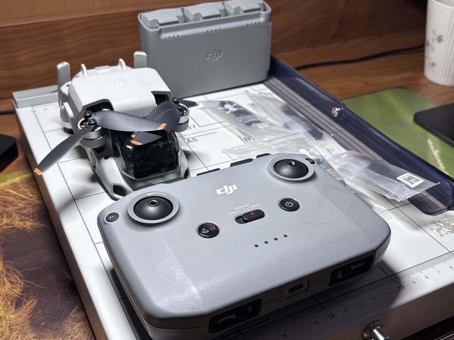 DJI Mini 2 SE Fly more Combo + Apple Care