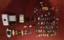 Personagens, cavalos, carros, barcos e castelos Playmobil