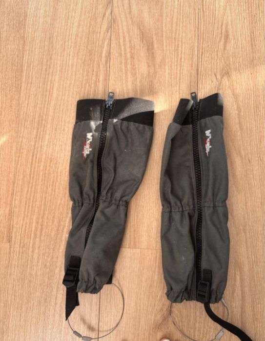 Perneiras de casa usadas. Bom estado