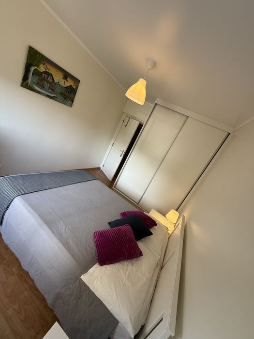 Quarto para casal em Odivelas a 5 minutos da estação de comboio
