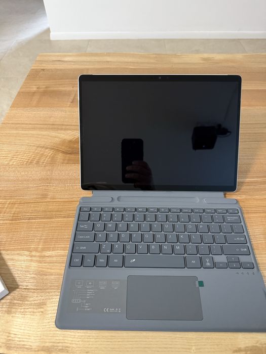 Surface Pro 8 i5 + Туре Cover + Док станція