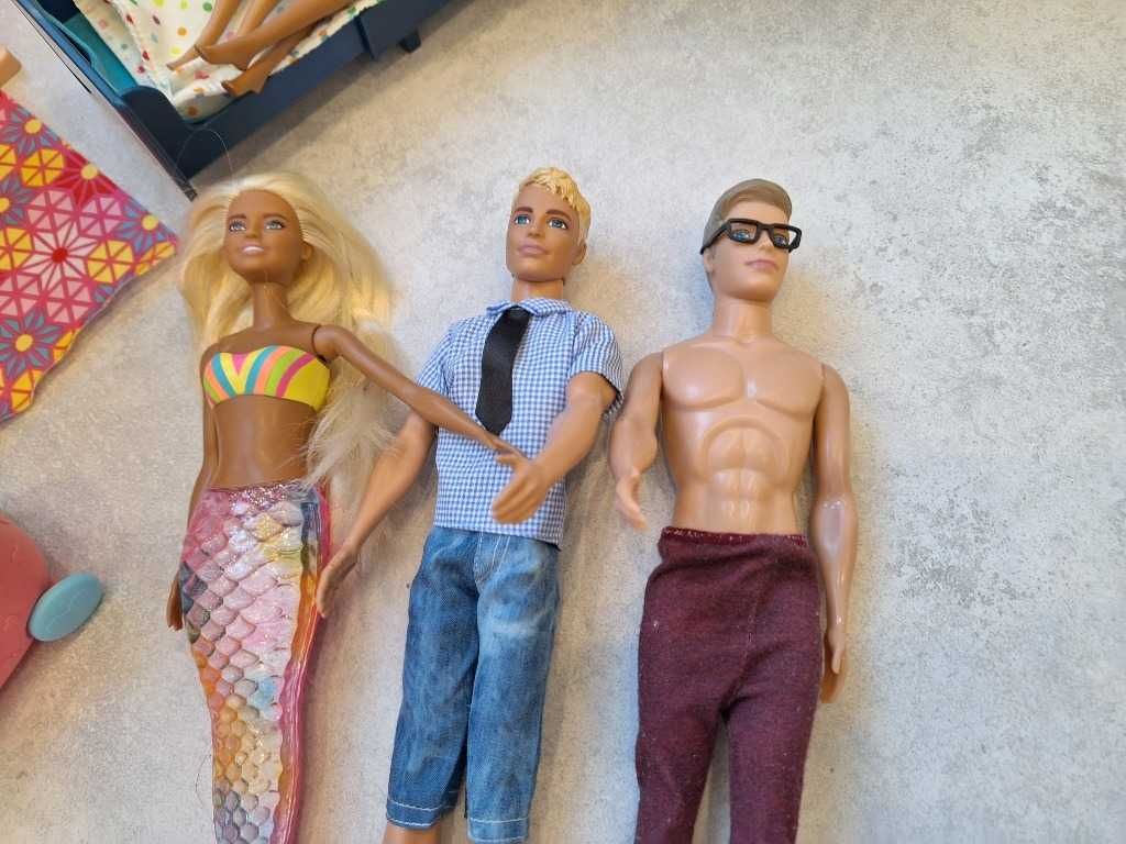 Domek dla lalek Barbie, lalki Barbie