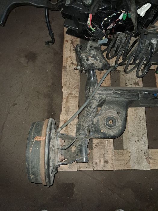 Задняя балка Рено Дастер 2022 года