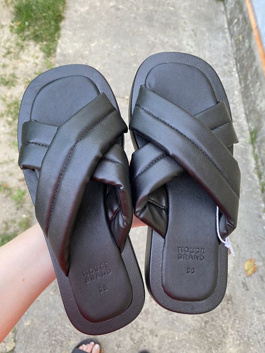 Трендові шльопанці