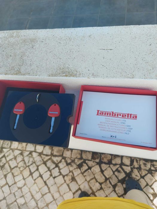 LAMBRETTA 125 v especial , cor exclusiva, única!