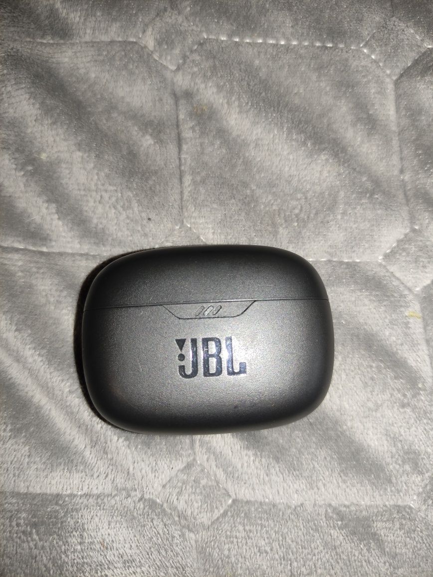 продам без провідні навушники JBL Wave Beam