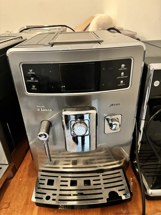 Кавомашина Saeco Intelia , кофеварка