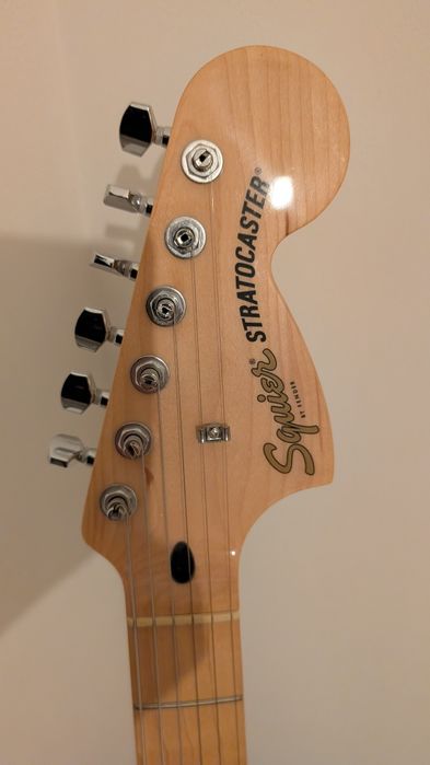 Guitarra Squier Strat Affinity