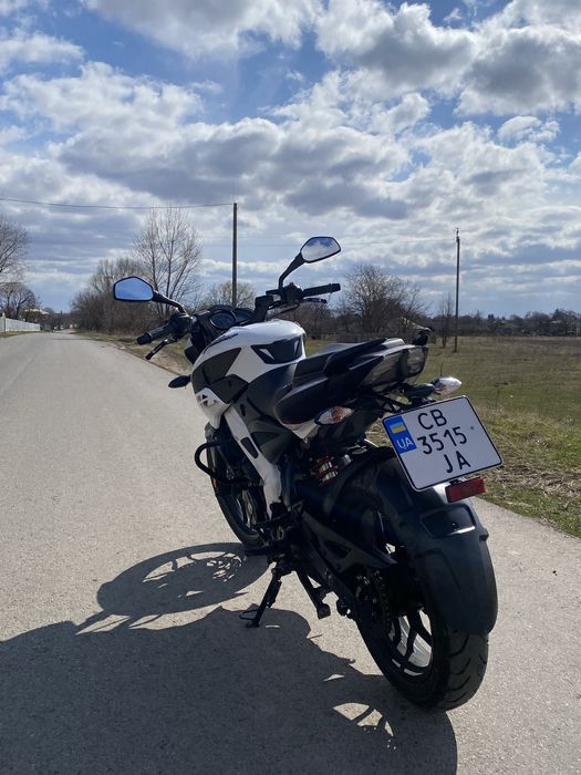 Продам мотоцикл Bajaj pulsar ns200(СРОЧНО)