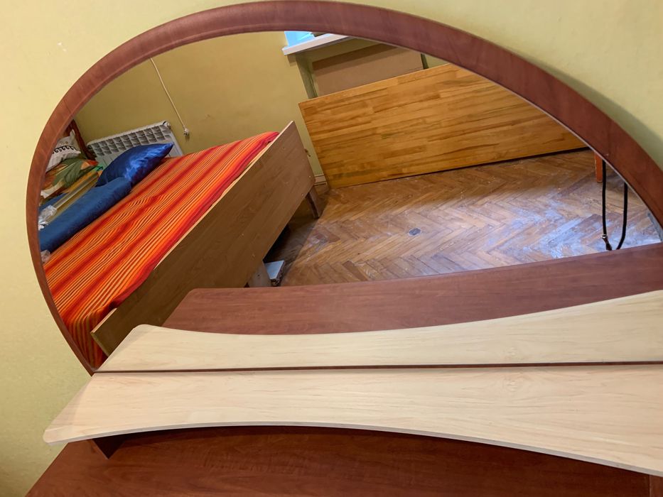 Трюмо, трильяж,  меблі в спальню