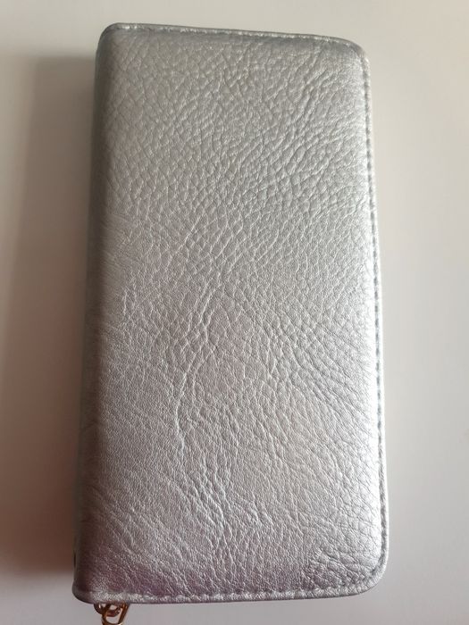 Carteira prateada
