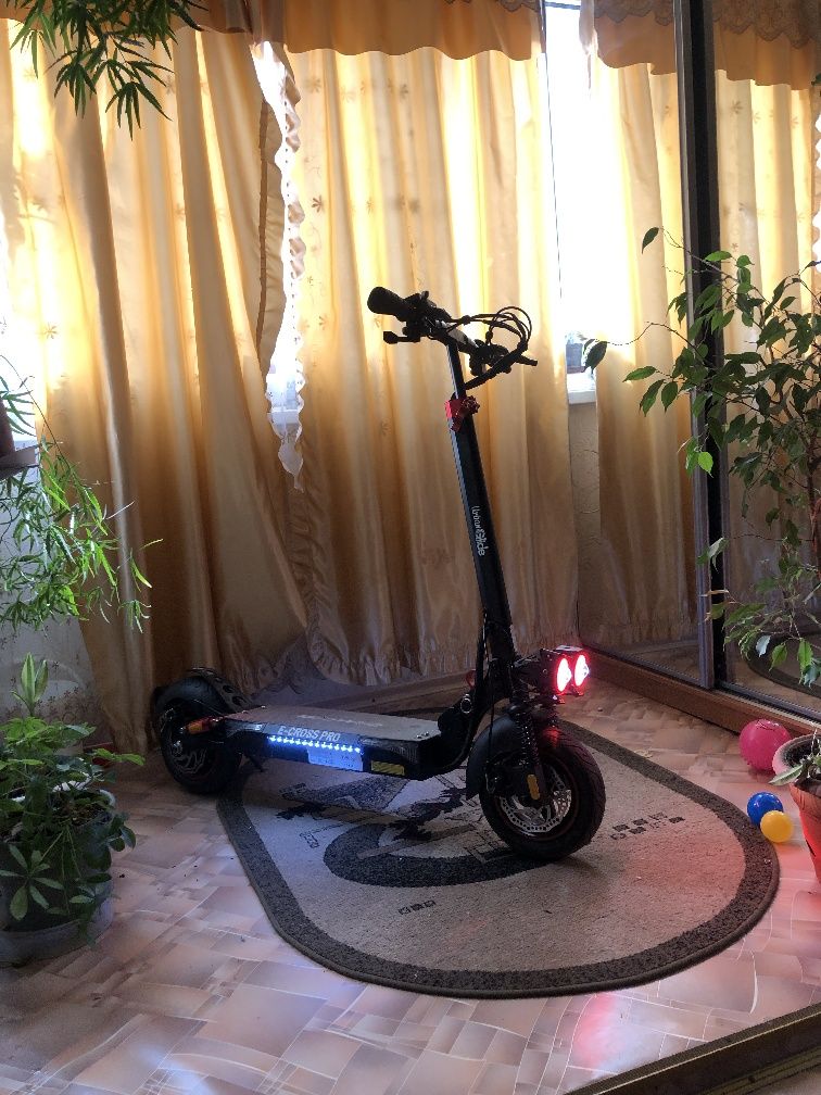 Скутер електричний E-CROSS PRO (самокат)
