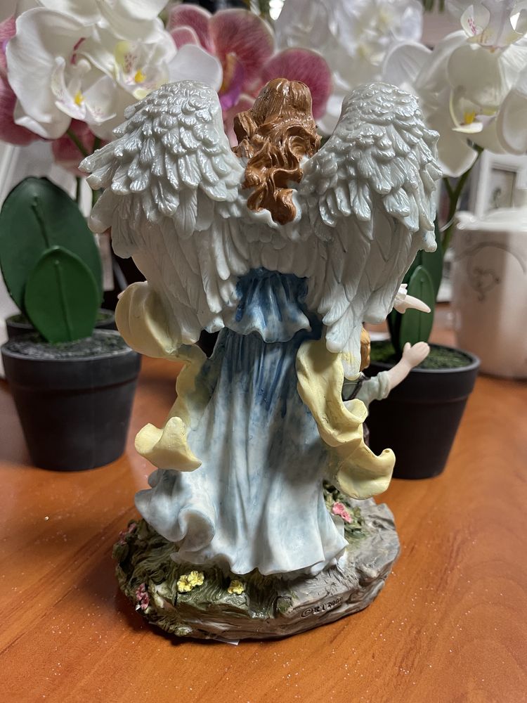 Anioł stróż dla dziecka figurka anioła