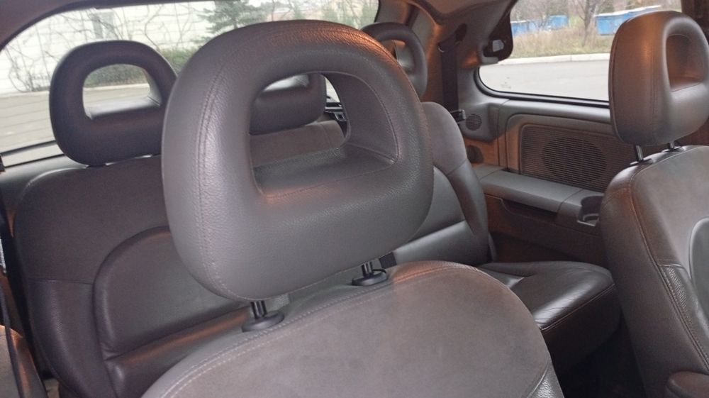 Продаю крайслер вояжер в хорошому стані.