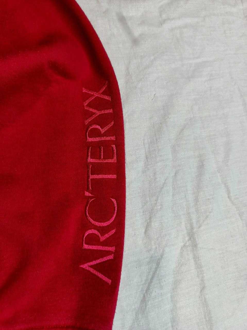 Зіп-худі Arc'teryx з логотипом на рукаві