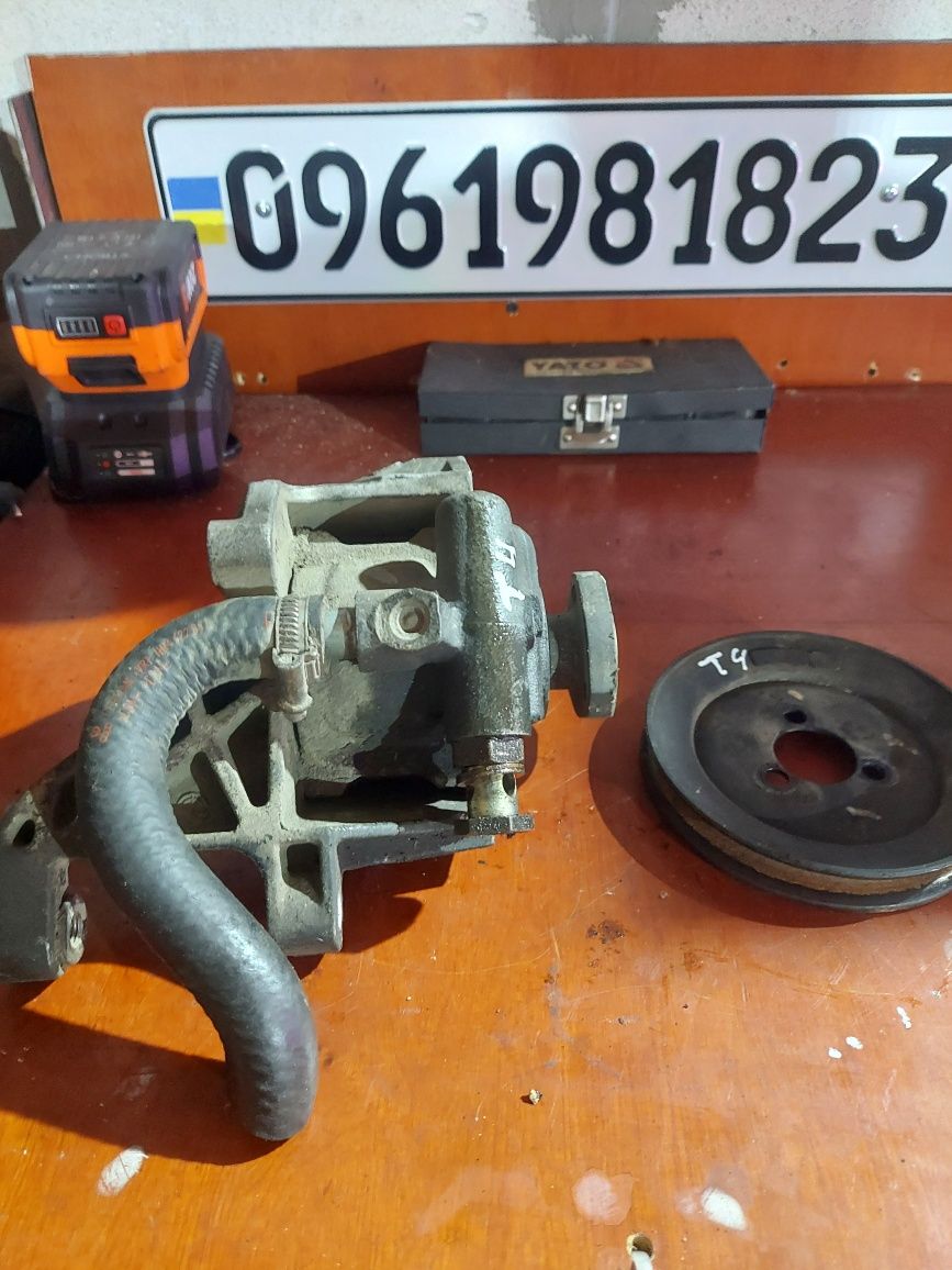 Насос ГУР гідропідсилювача VW T4 2.4 2.5 VW Транспортер T4 2.4 2.5d