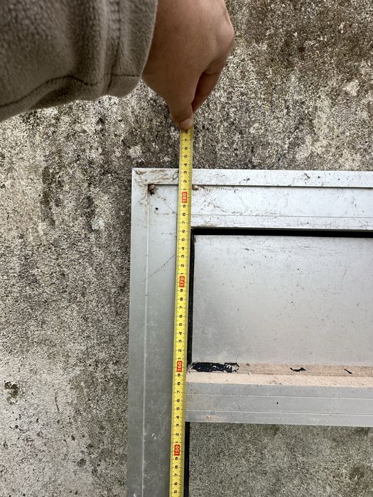 Porta de Aluminio completa com postigo