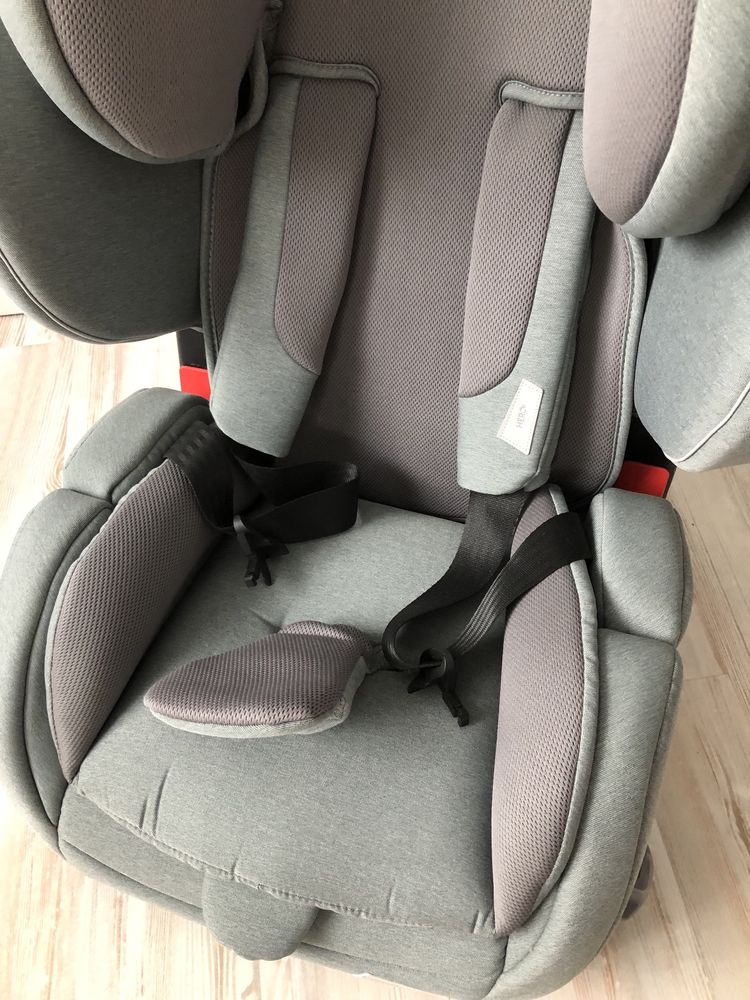 Дитяче автокрісло RECARO Young Sport HERO