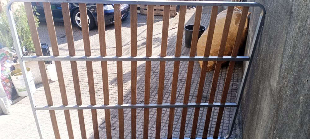 Vendo estrado cama casal