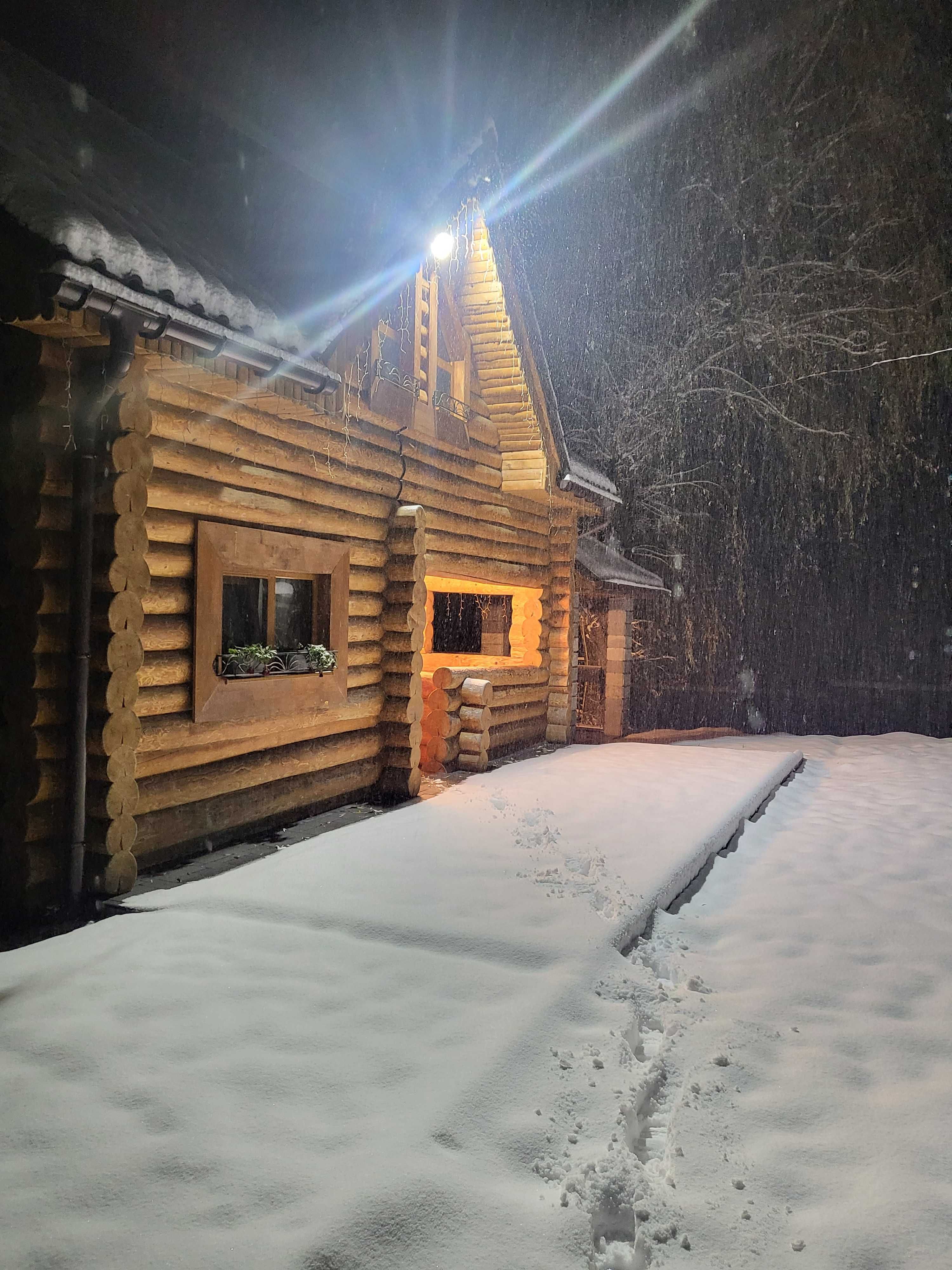 Будинок з чаном та басейном