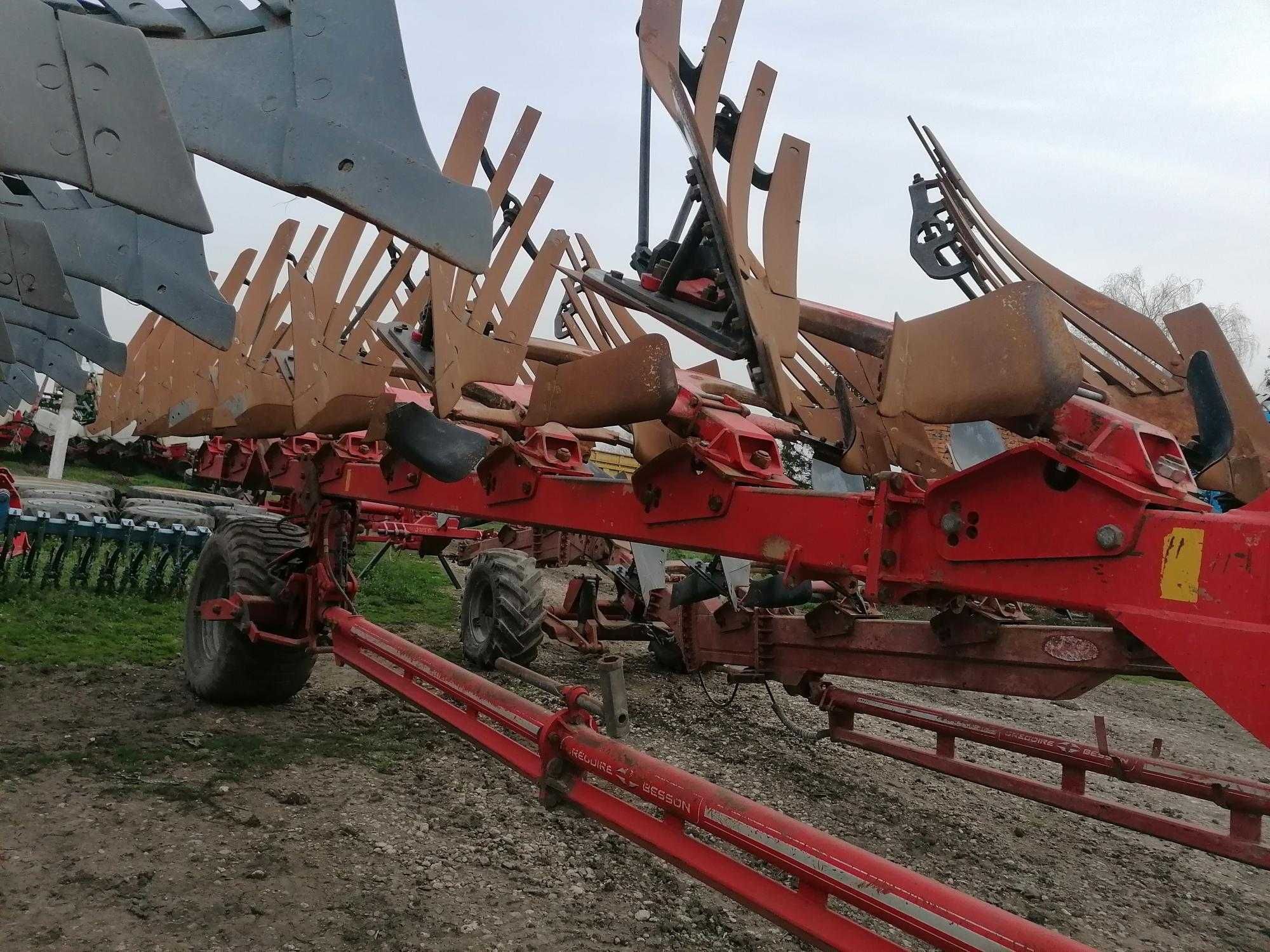 Плуг напівнавісний оборотний SPB9  8/170/100