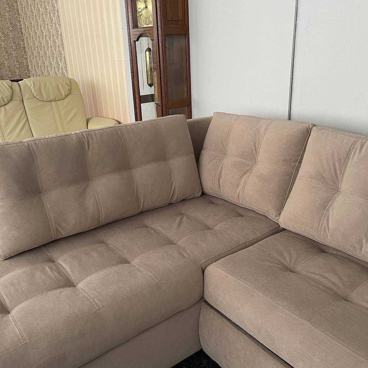 Новий диван п-подібної форми