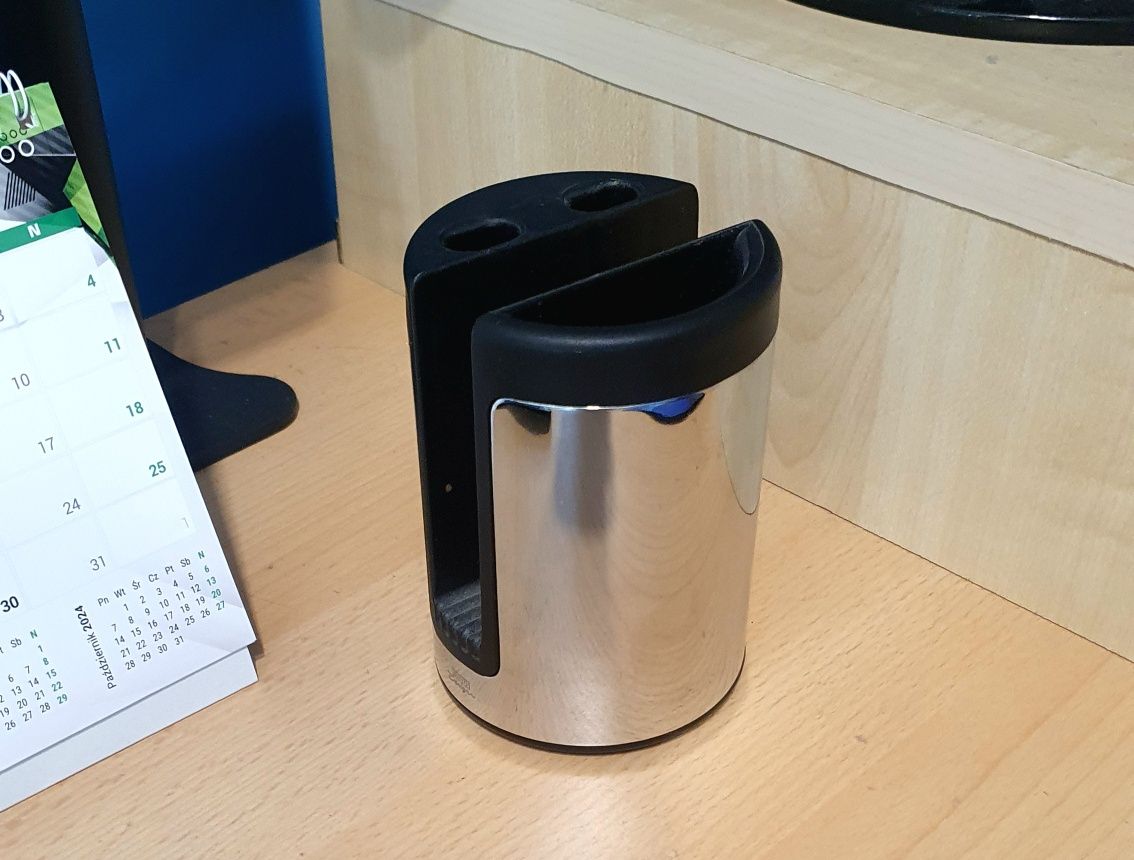 Przybornik na biurko elegancki tworzywo+metal NOVUS colection de luxe